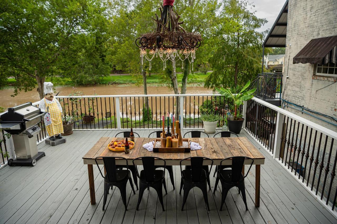 Chateau Royale, Pet Friendly, On Bayou, Downtown! نيو أيبيريا المظهر الخارجي الصورة