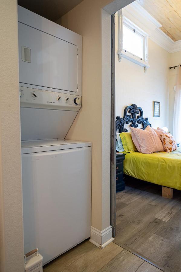 Chateau Royale, Pet Friendly, On Bayou, Downtown! نيو أيبيريا المظهر الخارجي الصورة